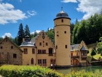 Mit dem OWK Auerbach auf Maiwanderung und auf Kulturfahrt in den Spessart